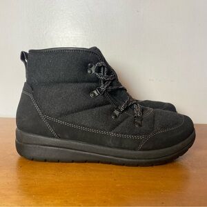 Clarks Women's 9.5 Cloudsteppers Cabrini Cove Lace Up Winter Black Comfort Boots